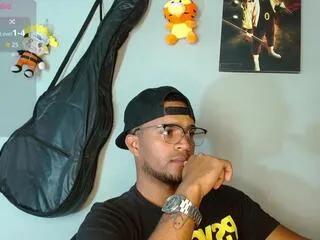 latino_xandre on Flirt4Free