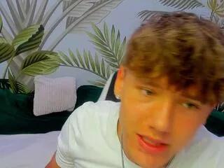 matthew_bieber on Flirt4Free 