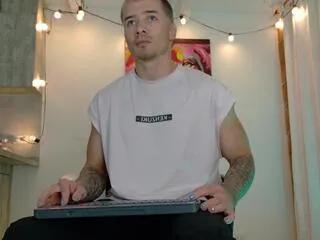 ryan_blu — Freechat on Flirt4Free
