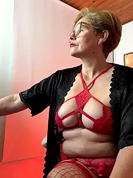 Adeellee_ on StripChat 