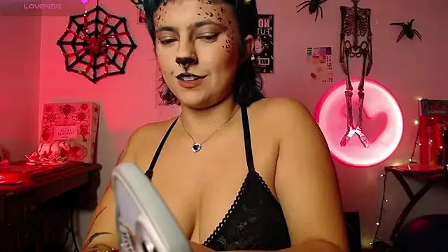 AlmaNanax on StripChat 