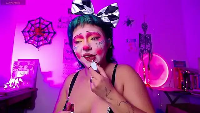 AlmaNanax on StripChat 