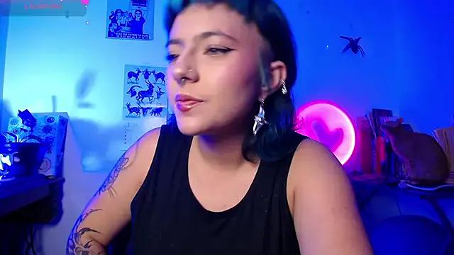 AlmaNanax on StripChat 