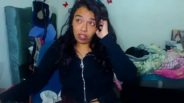StripChat AmaraRoberts420 is Freechat AmaraRoberts420 — flash pussy