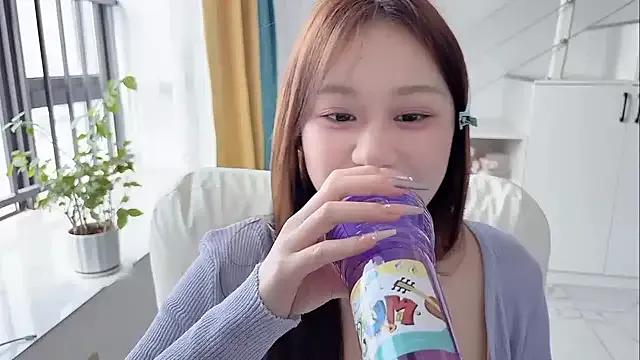 Cassie-20 on StripChat 