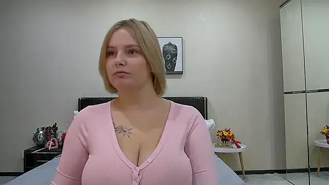 StripChat DianeMills is Freechat DianeMills — show outfit