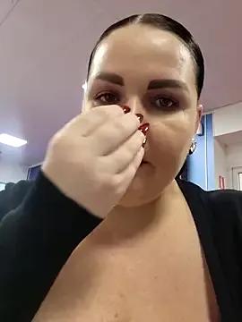 GeorgiaLerox — Pussy under the desk 