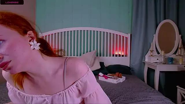 GingerArin on StripChat 