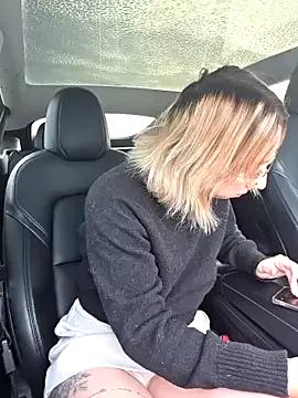 Giuliana_baby — Essaye de me faire jouir 