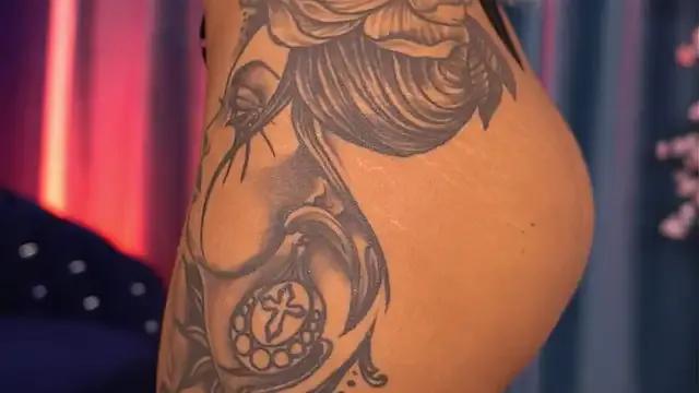 GoldenAmber — Wet my pussy with long vibes