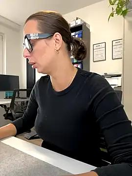 Hii_Lolla on StripChat 