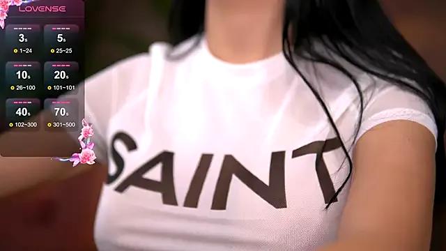 KairaAndrews — Playing with the domi inside 