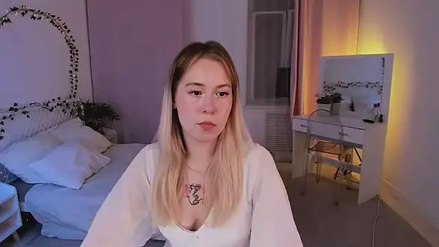 LanaRoselle on StripChat 