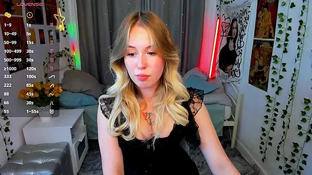 LanaRoselle on StripChat 