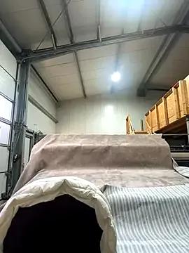 Lars-Lola — Squirt und Cum in der Firma+Gratisvideo