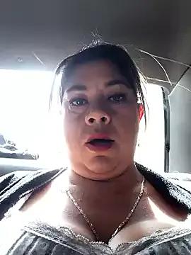 Laura-Hernandez — Showing my tits to a stranger