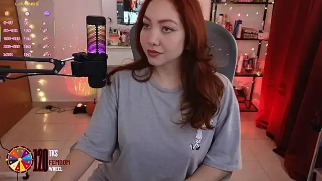 LilyVelvett on StripChat 