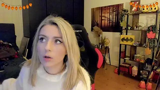 StripChat Lisaonthemoon is Freechat Lisaonthemoon — Last tipper gets 5 Videos