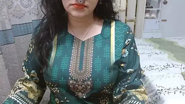 Lovelywife786 — boobs on oil