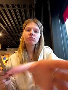 MaryHiggins — Playing with pussy