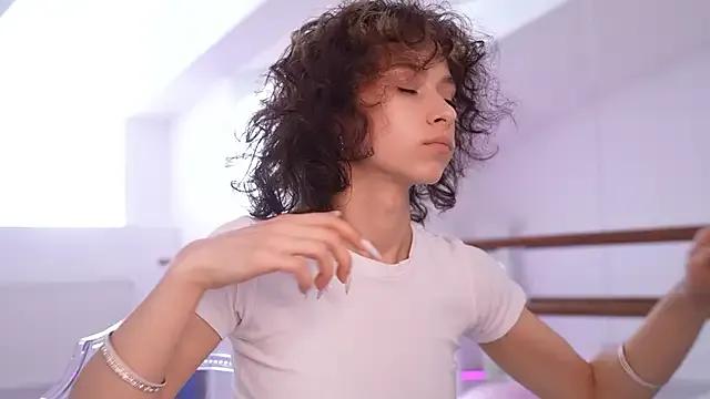 MimiLicks on StripChat 