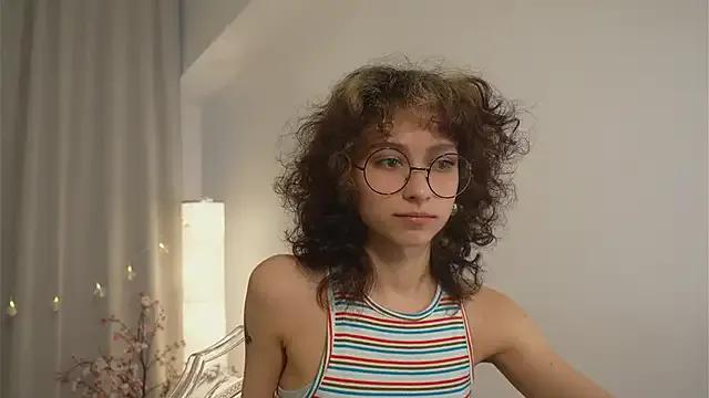 MimiLicks on StripChat 