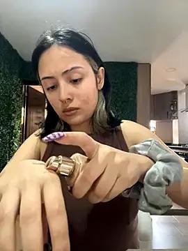 Mythical_Girl — touch my clit for 5 minutes