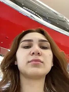 QuitieLia — Take off my top and play with tits