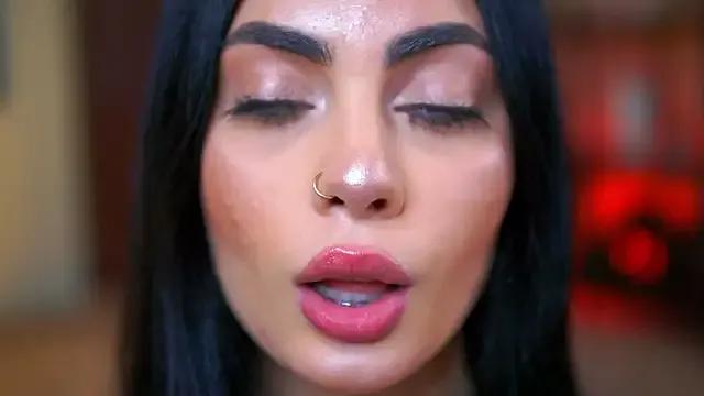 RavennaDArcy — Naughty pussy play