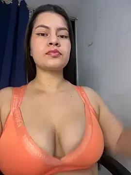 Saanvi21 on StripChat 