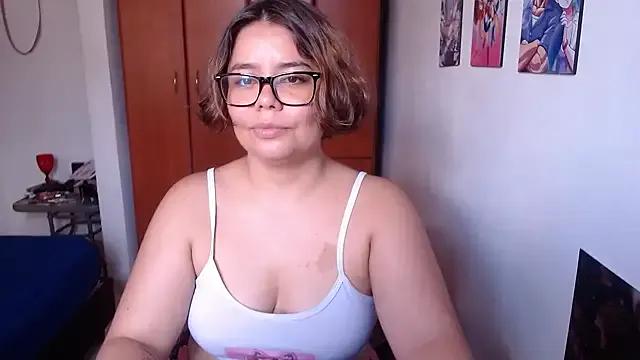 saenz_eymi — Real banano in pussy 