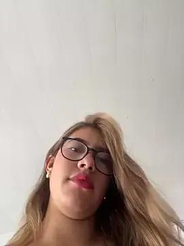 sara_calderon on StripChat 