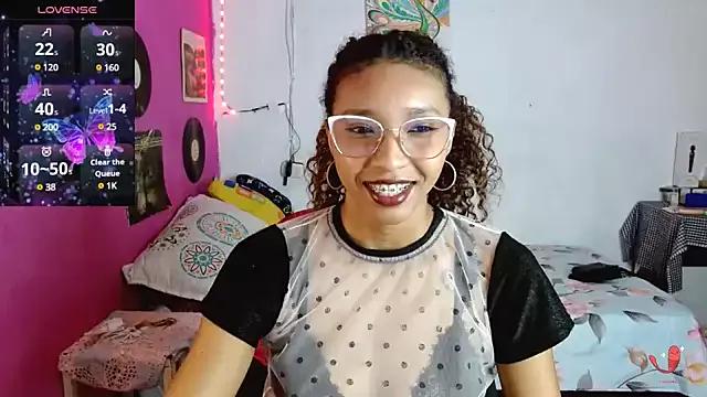 sensitive_brunette on StripChat 