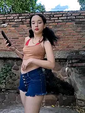 sweet_outdoor_charm on StripChat 