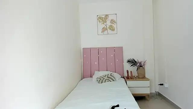 ZAYDA_KAJER — RUB PUSSY UNDER PANTIES